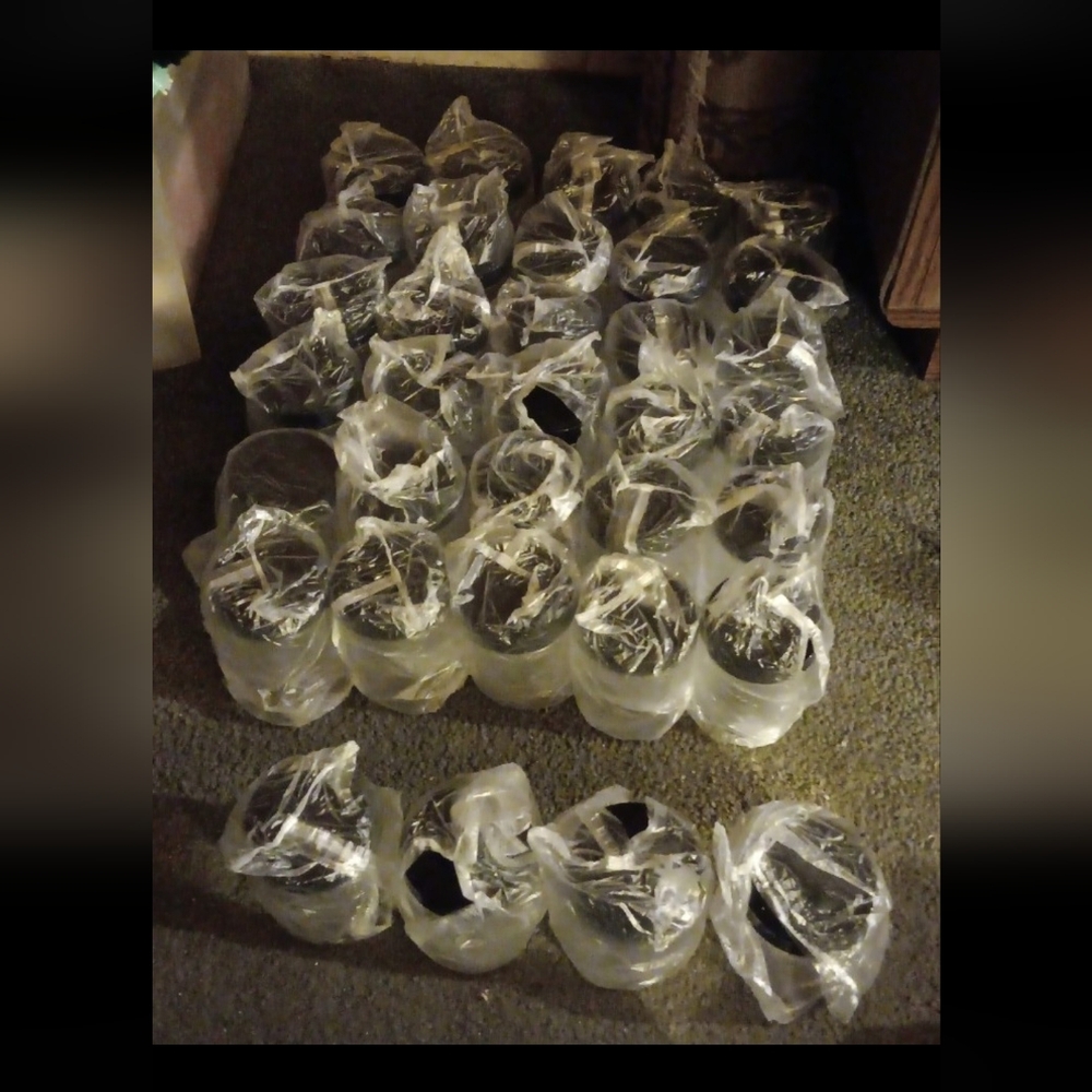 35 Count Plastic Containers